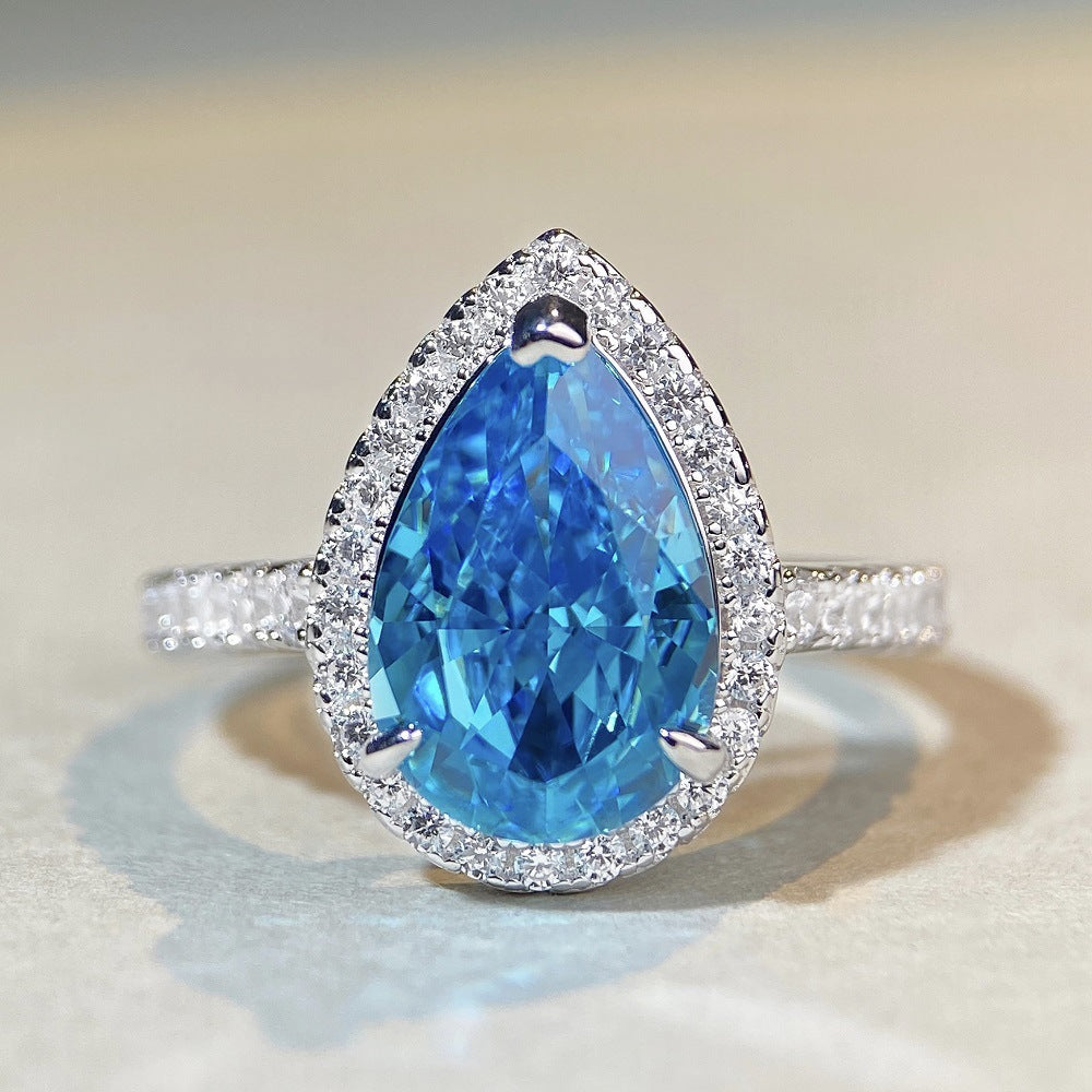 The Classic Blue Pear Halo