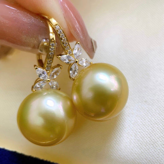 Gold Clover Pearls