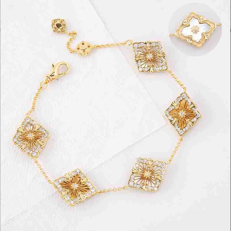 Mother of Pearl Clover Bracelet